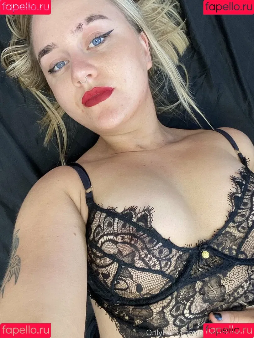 phoebeknight_t Onlyfans Photo Gallery 