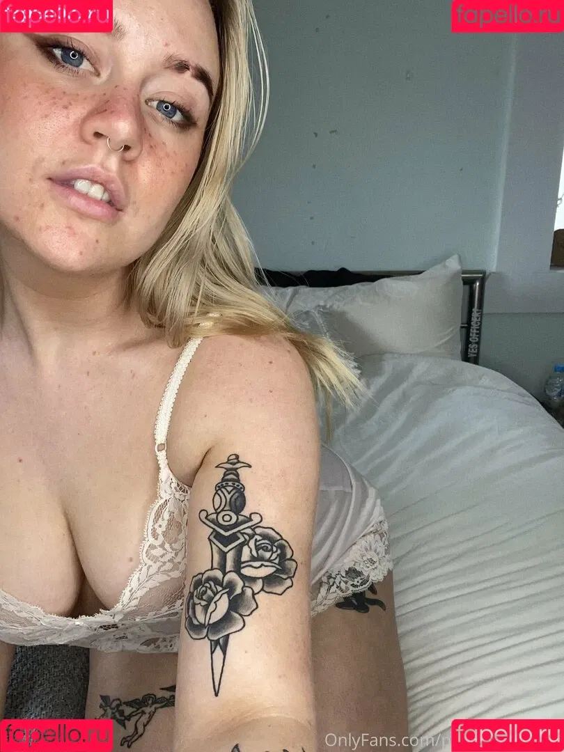 phoebeknight_t Onlyfans Photo Gallery 