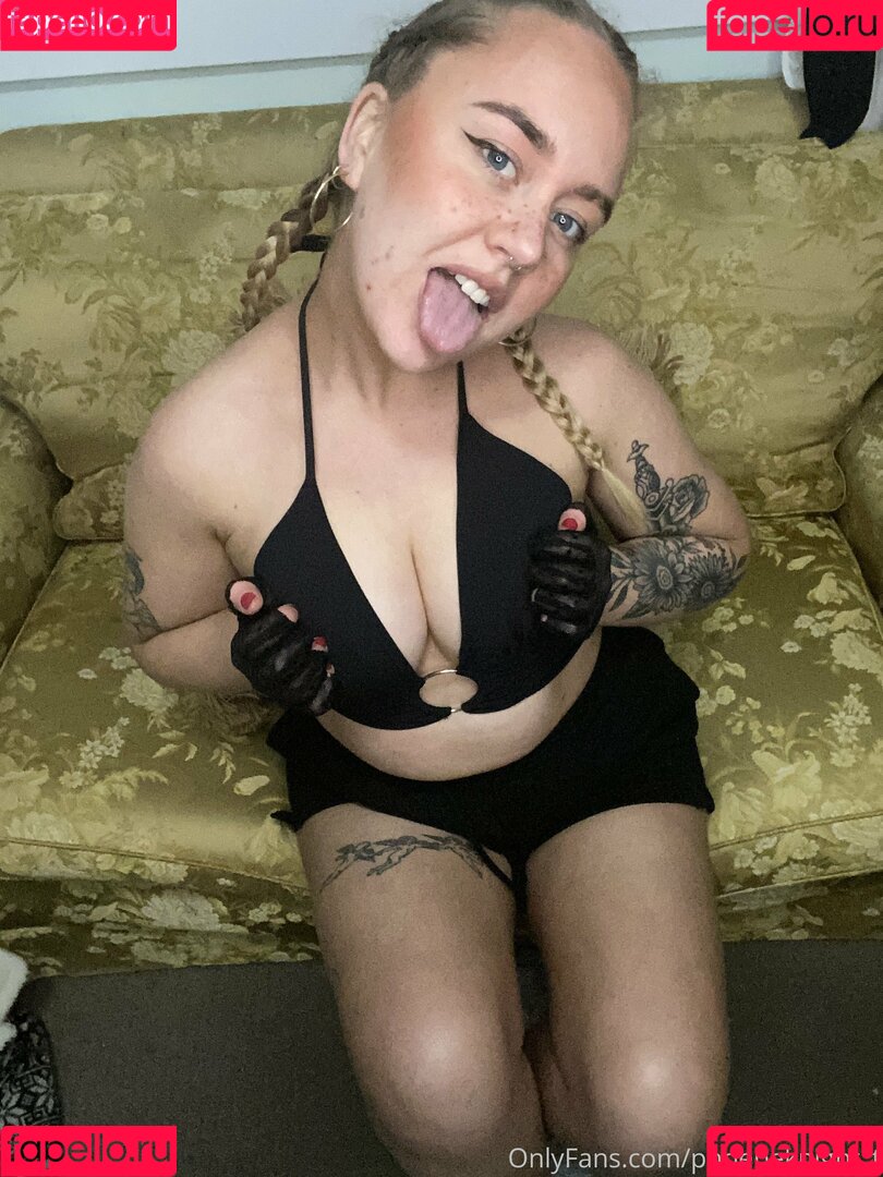 phoebeknight_t Onlyfans Photo Gallery 