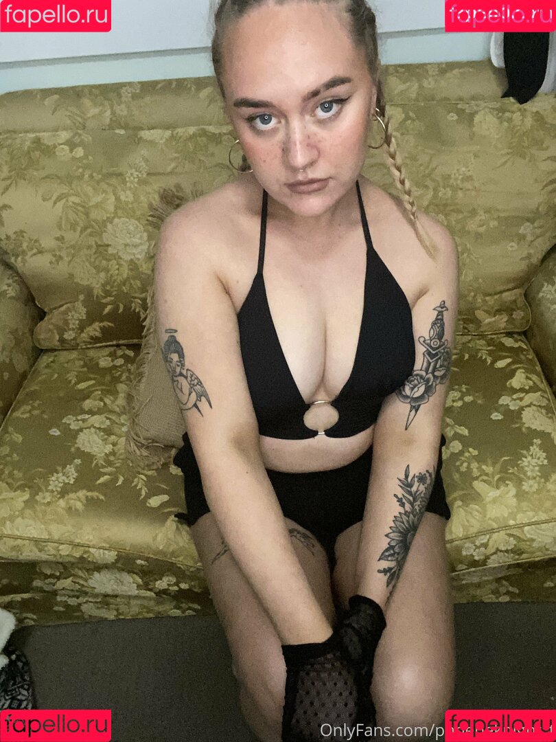 phoebeknight_t Onlyfans Photo Gallery 