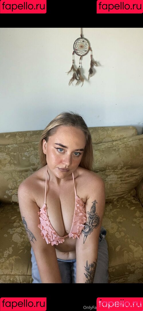 phoebeknight_t Onlyfans Photo Gallery 