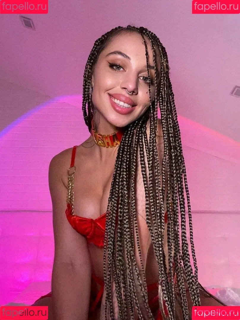 lllisha Onlyfans Photo Gallery 