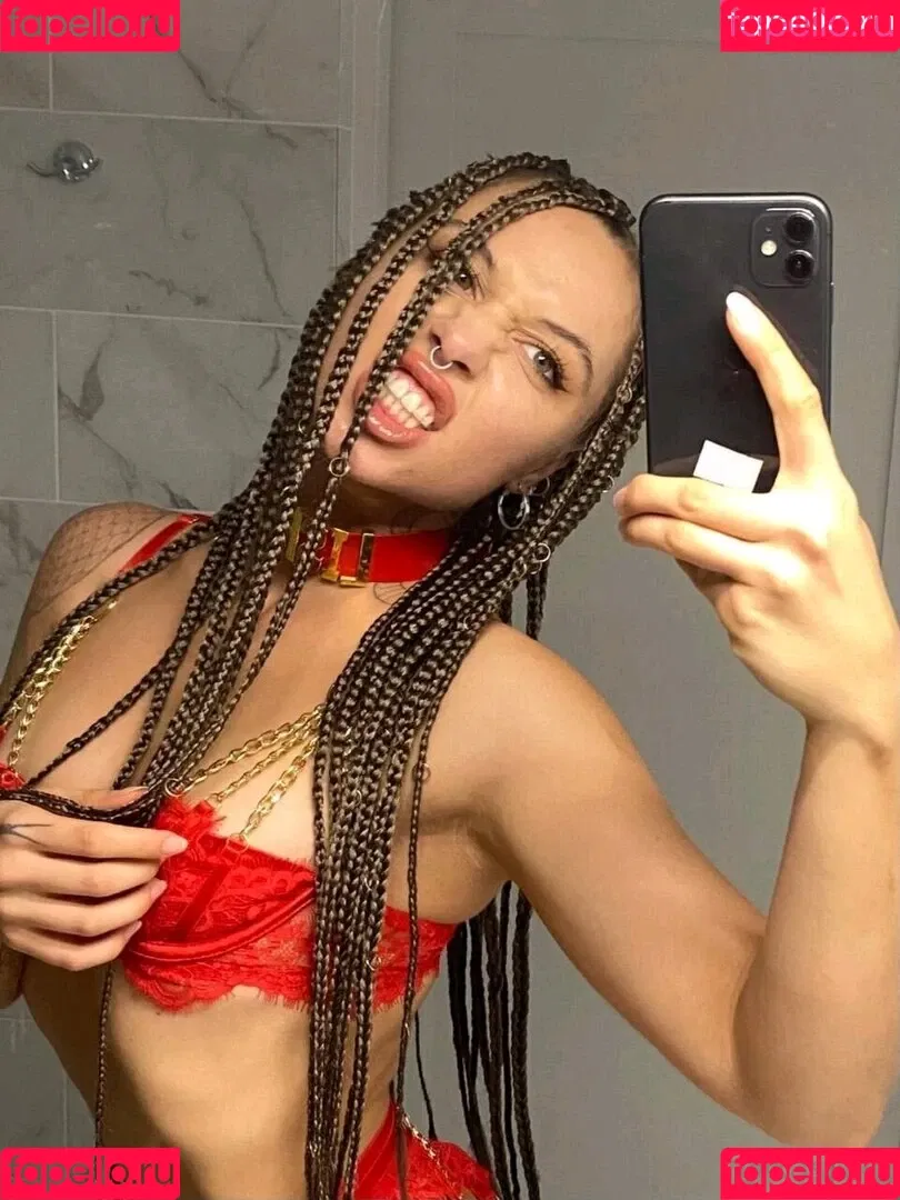 lllisha Onlyfans Photo Gallery 