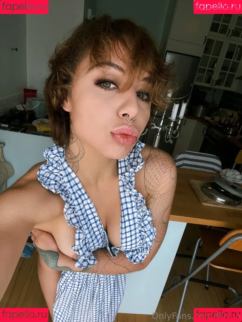 lllisha Onlyfans Photo Gallery 