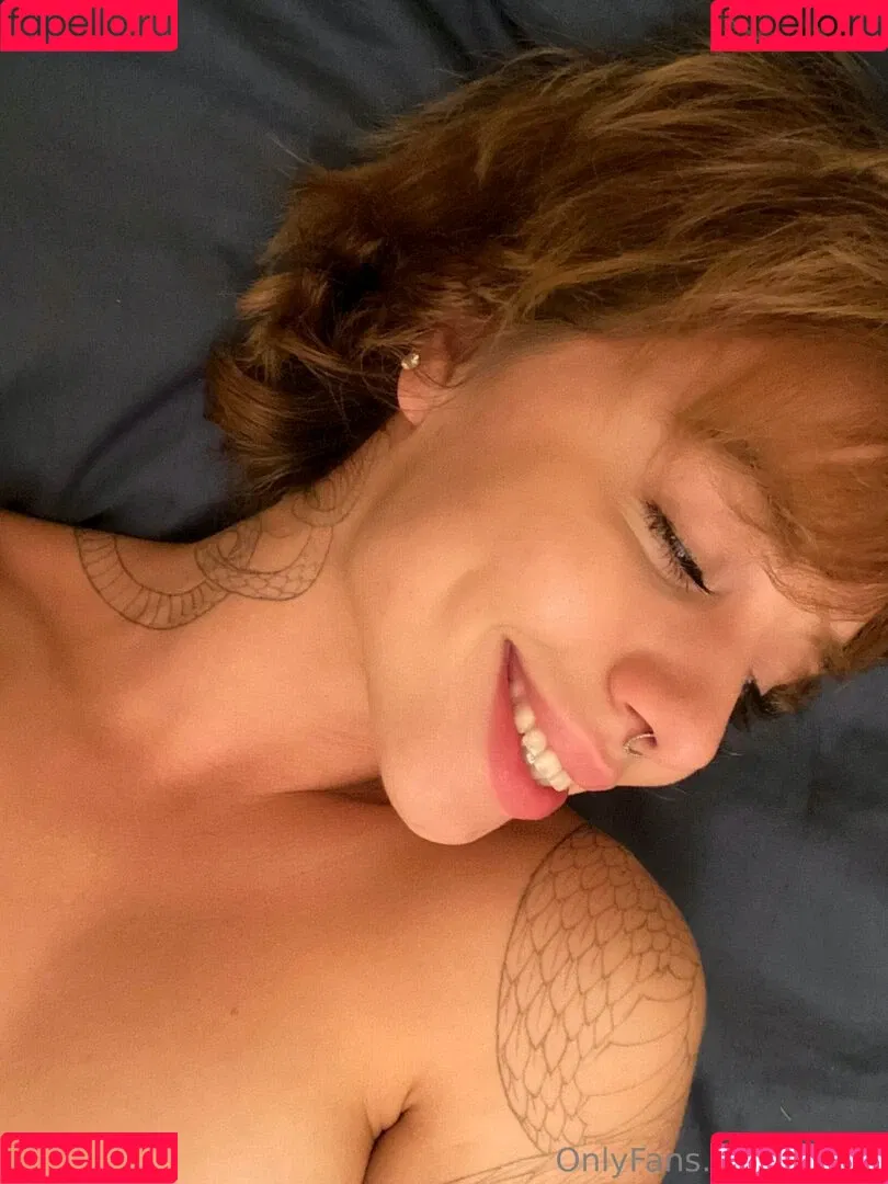 lllisha Onlyfans Photo Gallery 