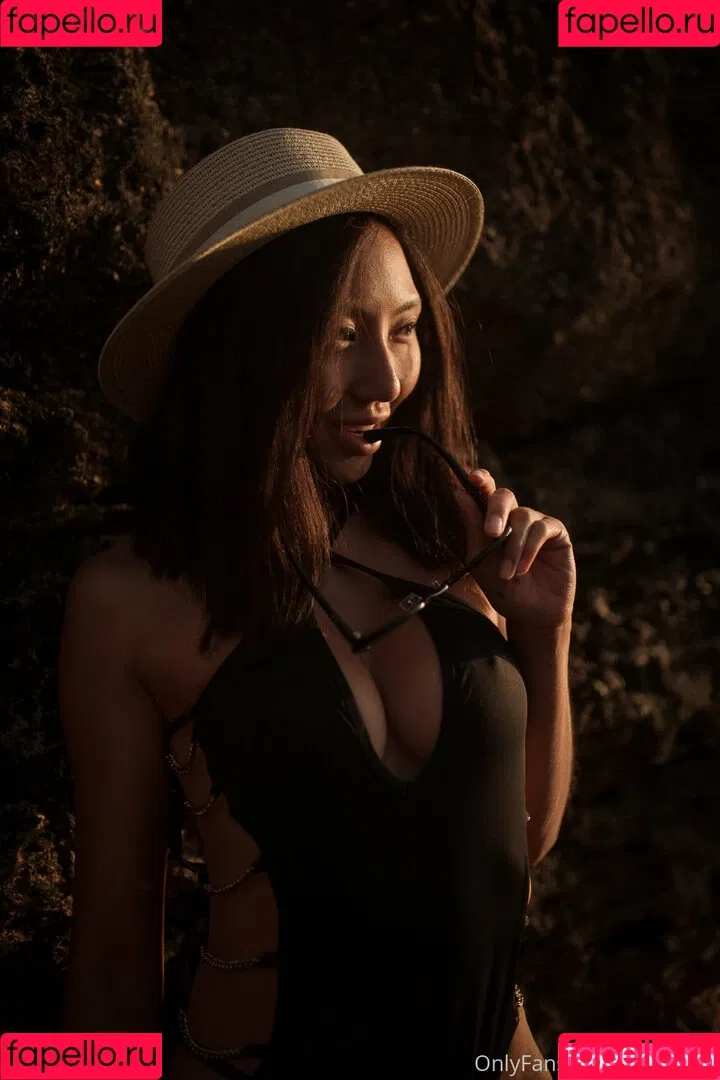 asian_model Onlyfans Photo Gallery 
