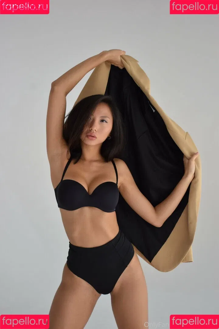 asian_model Onlyfans Photo Gallery 