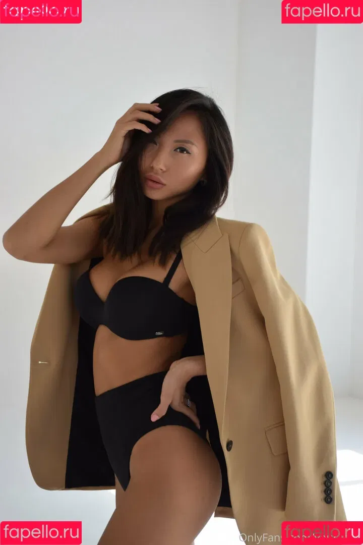 asian_model Onlyfans Photo Gallery 