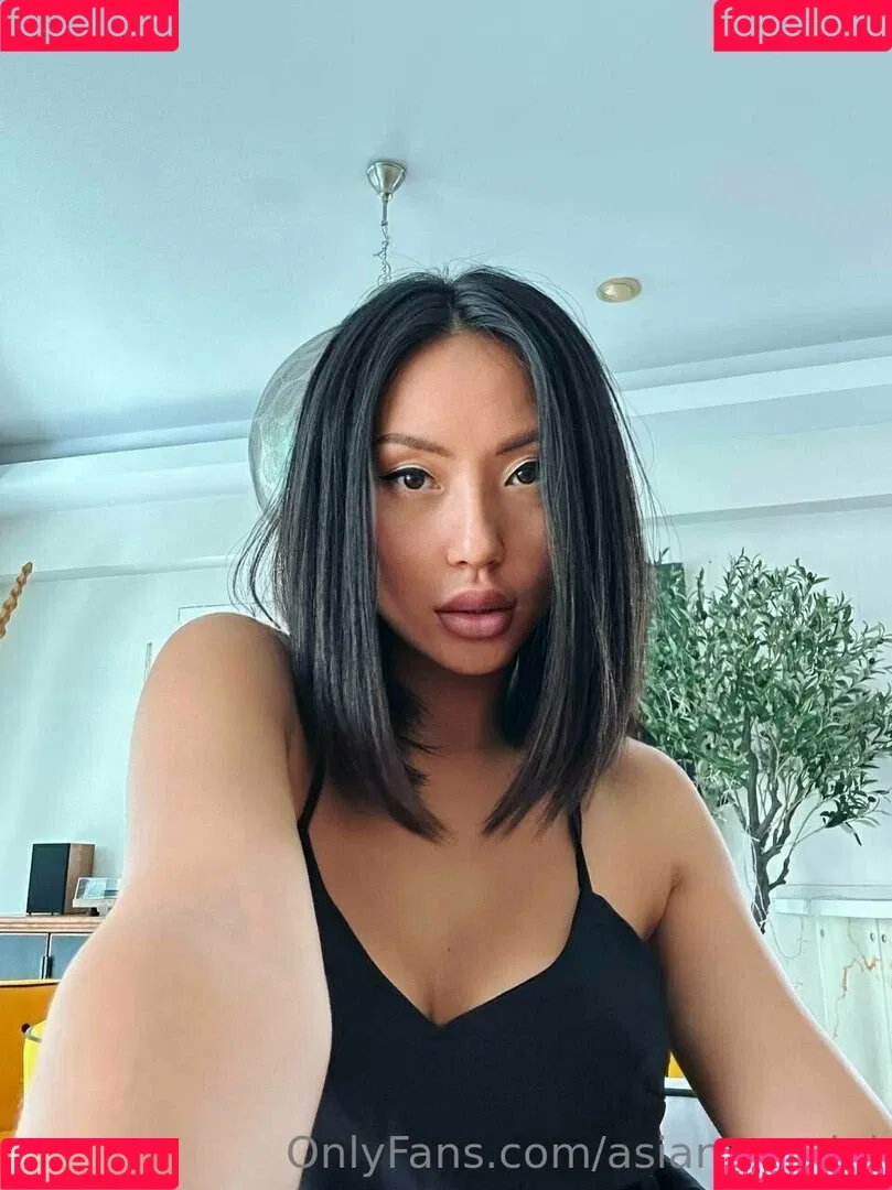 asian_model Onlyfans Photo Gallery 