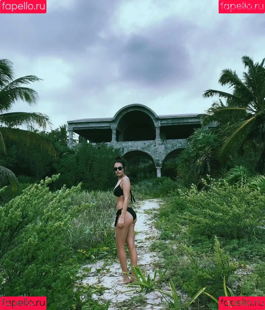Chloe Bridges Onlyfans Photo Gallery 