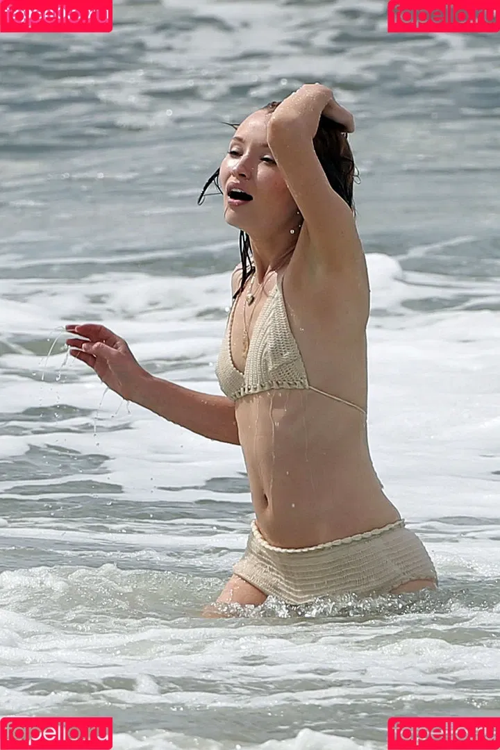 Emily Browning Onlyfans Photo Gallery 
