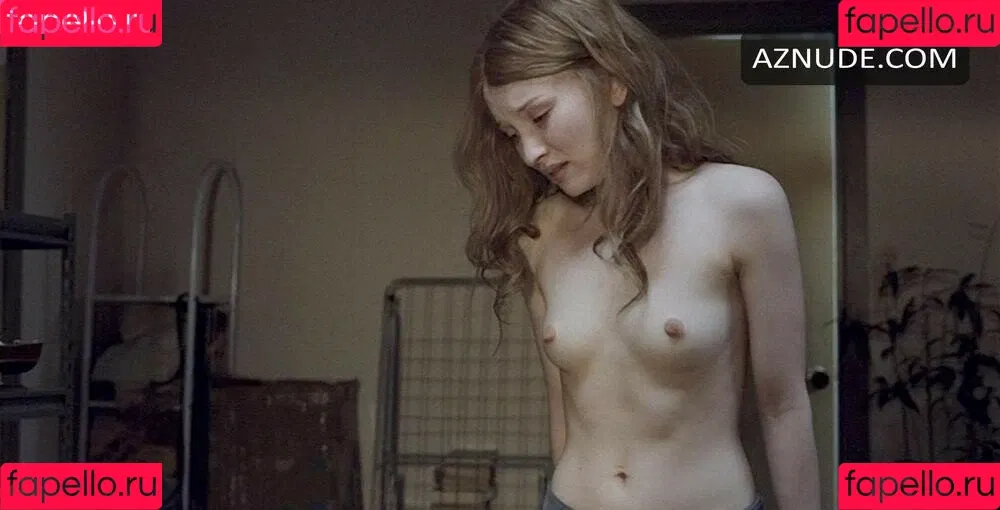 Emily Browning Onlyfans Photo Gallery 