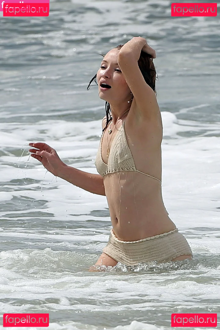 Emily Browning Onlyfans Photo Gallery 