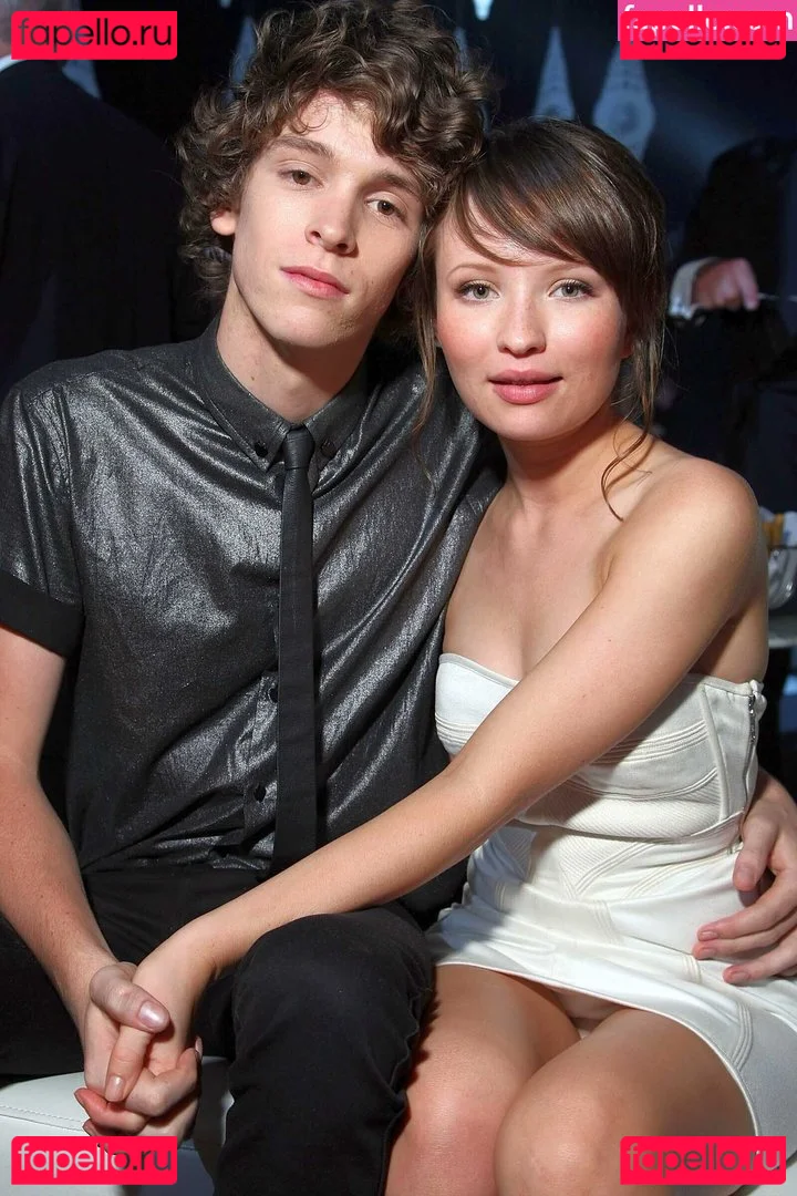 Emily Browning Onlyfans Photo Gallery 