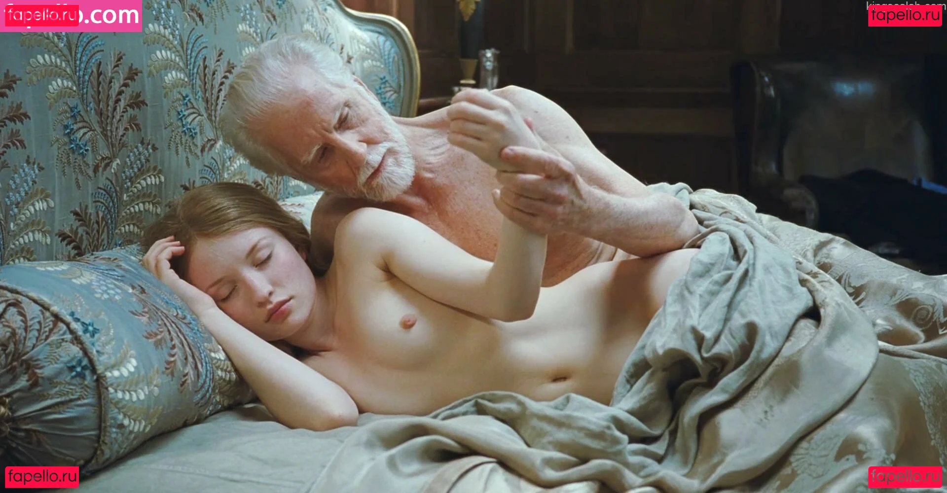 Emily Browning Onlyfans Photo Gallery 