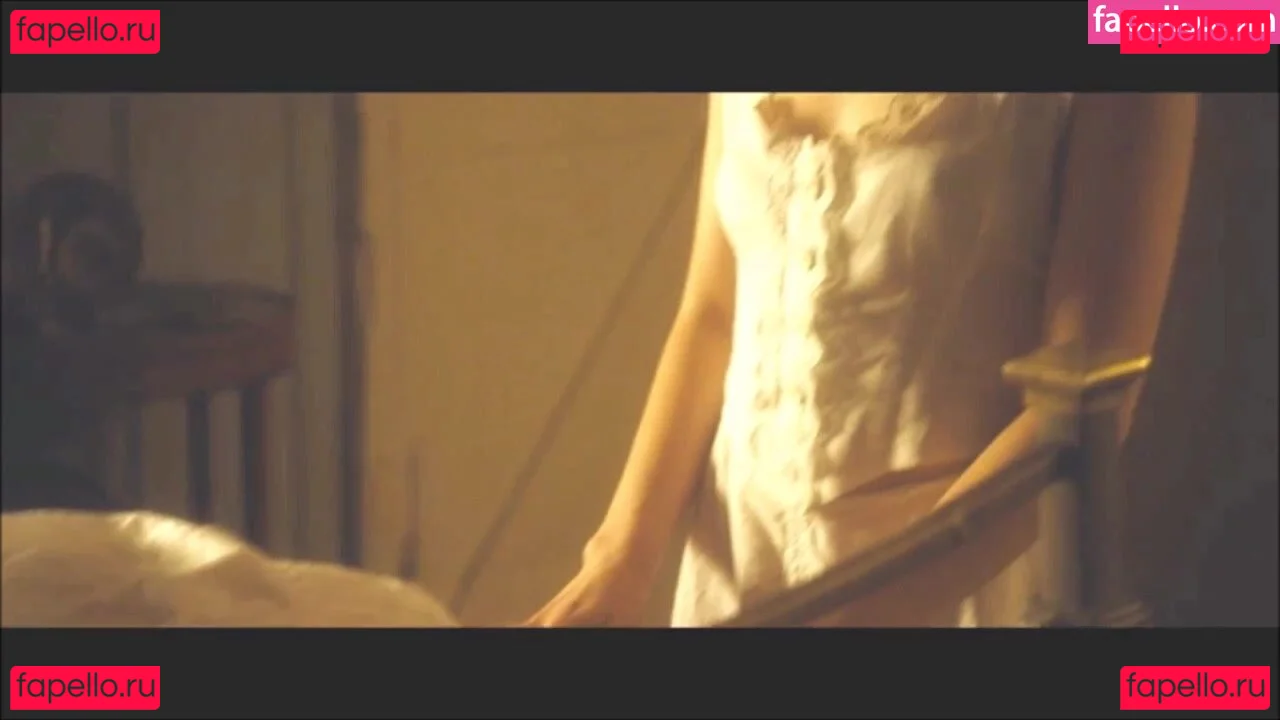 Emily Browning Onlyfans Photo Gallery 