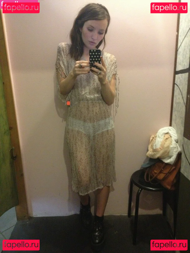 Emily Browning Onlyfans Photo Gallery 