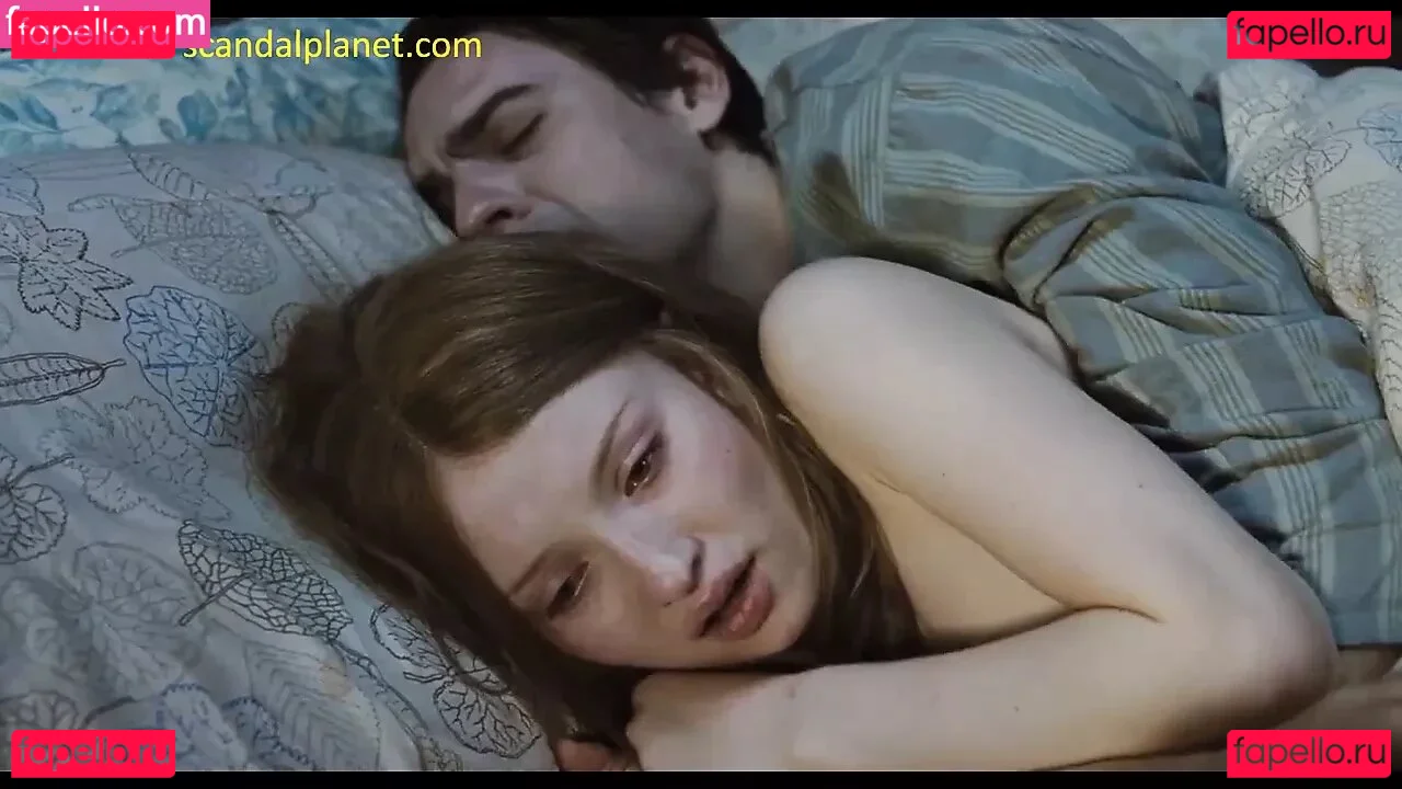 Emily Browning Onlyfans Photo Gallery 