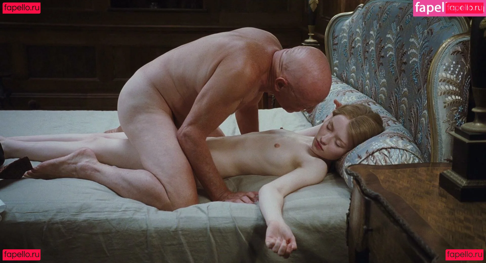 Emily Browning Onlyfans Photo Gallery 