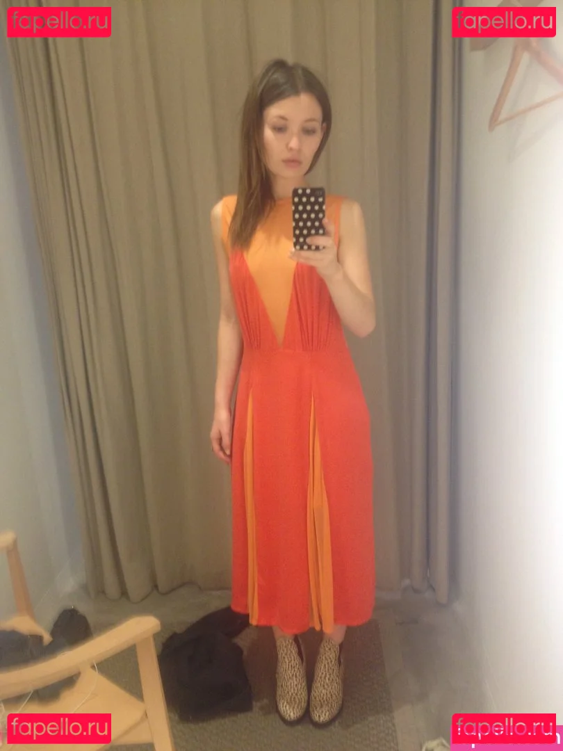 Emily Browning Onlyfans Photo Gallery 