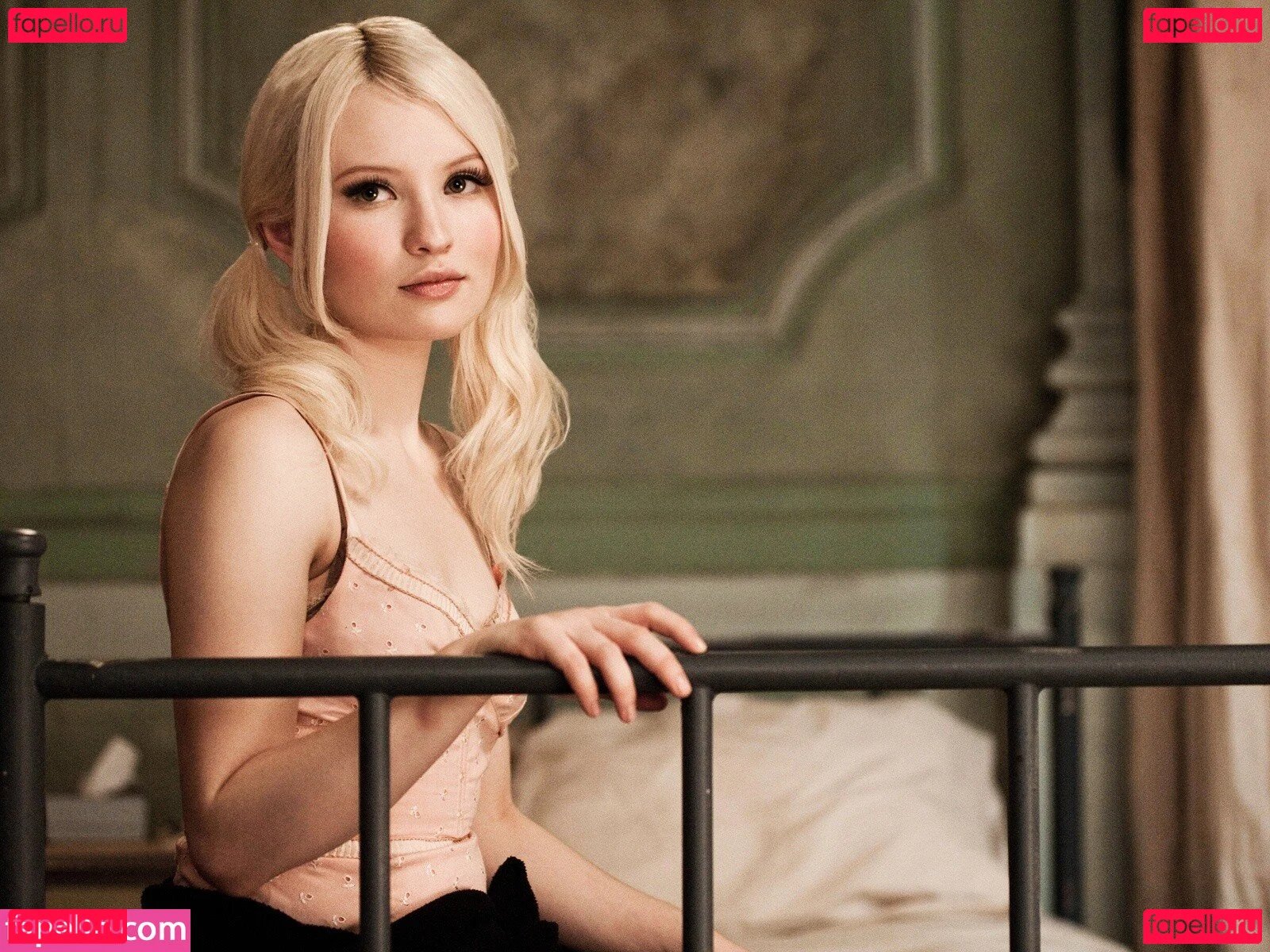 Emily Browning Onlyfans Photo Gallery 