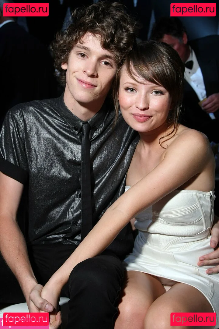 Emily Browning Onlyfans Photo Gallery 