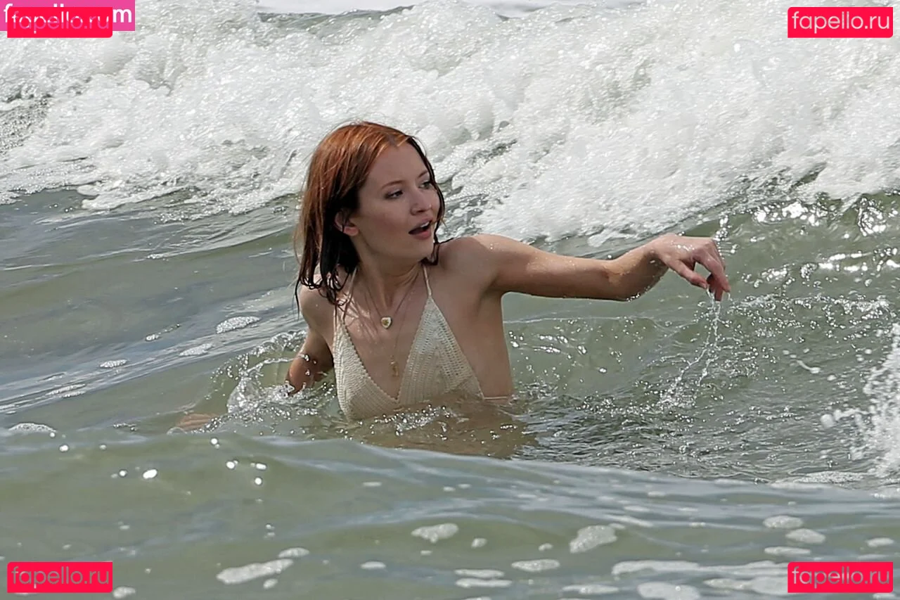 Emily Browning Onlyfans Photo Gallery 