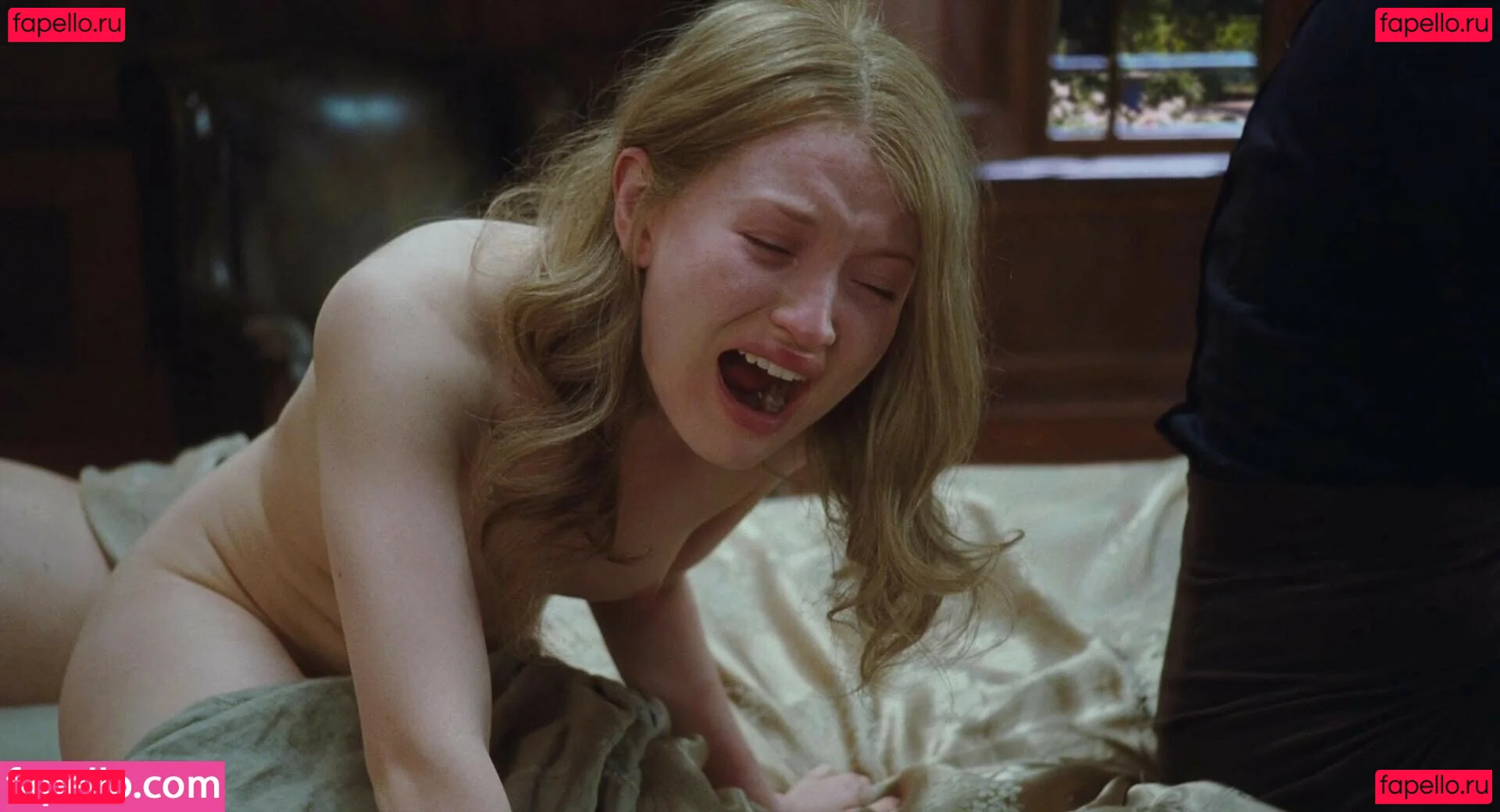 Emily Browning Onlyfans Photo Gallery 