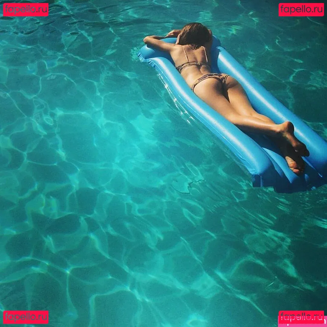 Emily Browning Onlyfans Photo Gallery 