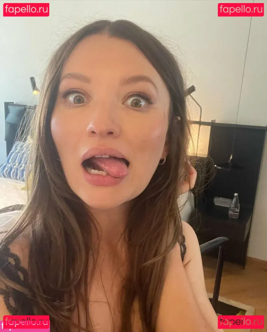 Emily Browning Onlyfans Photo Gallery 
