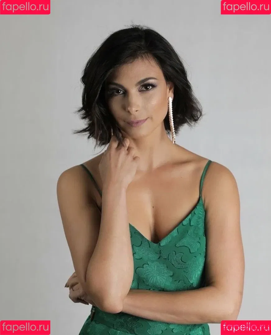 Morena Baccarin Onlyfans Photo Gallery 