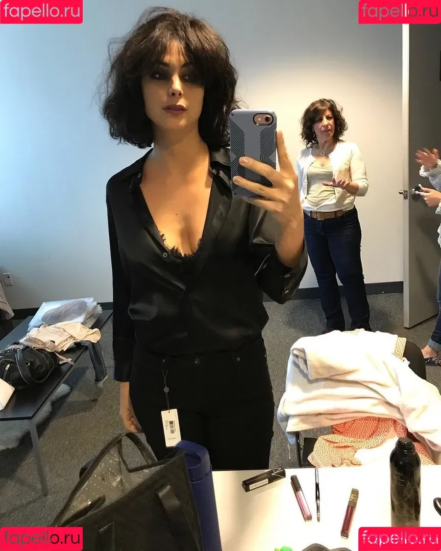 Morena Baccarin Onlyfans Photo Gallery 