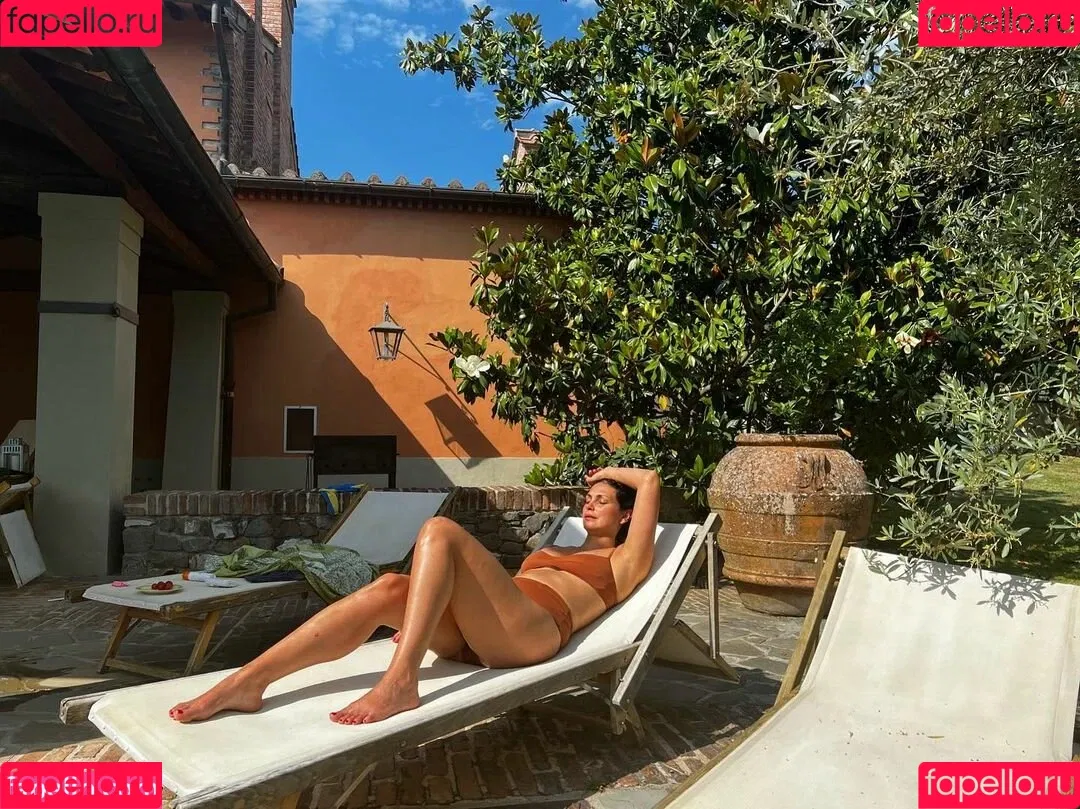 Morena Baccarin Onlyfans Photo Gallery 