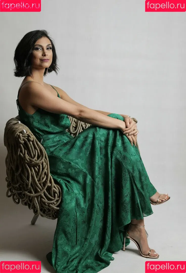 Morena Baccarin Onlyfans Photo Gallery 