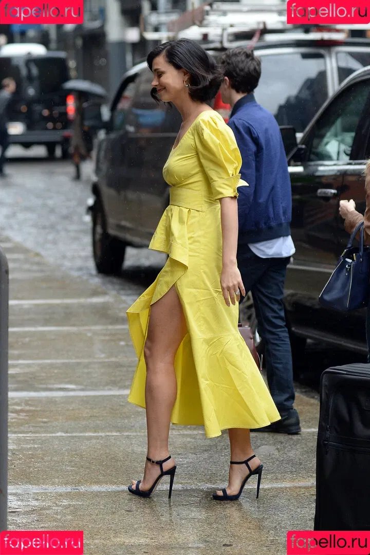 Morena Baccarin Onlyfans Photo Gallery 