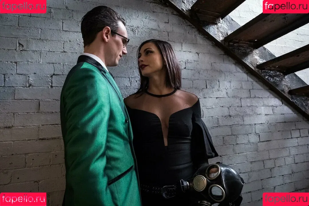 Morena Baccarin Onlyfans Photo Gallery 