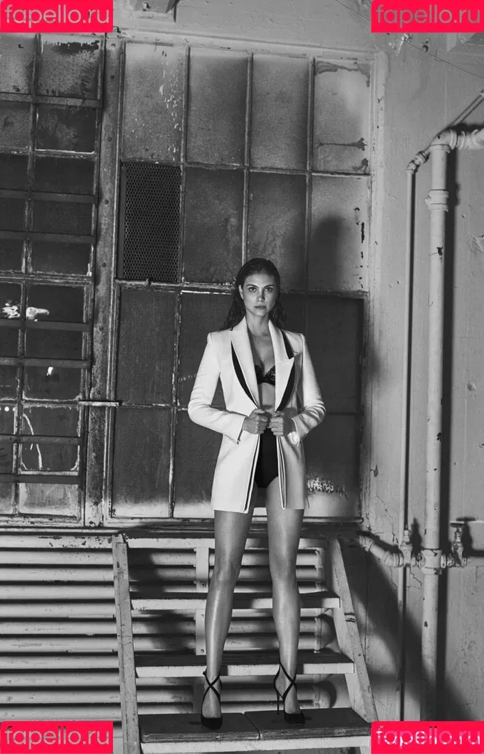 Morena Baccarin Onlyfans Photo Gallery 