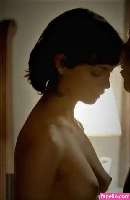Morena Baccarin Onlyfans Photo Gallery 