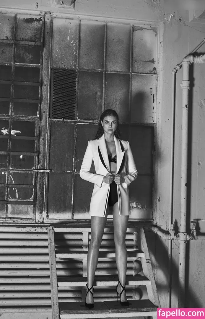Morena Baccarin Onlyfans Photo Gallery 