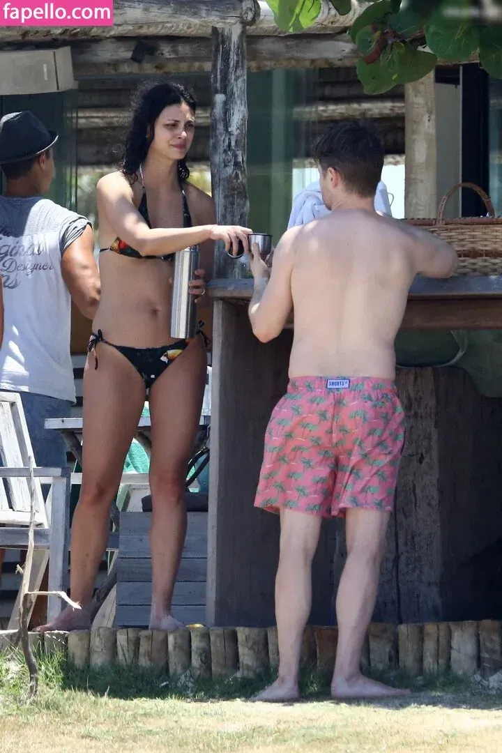 Morena Baccarin Onlyfans Photo Gallery 