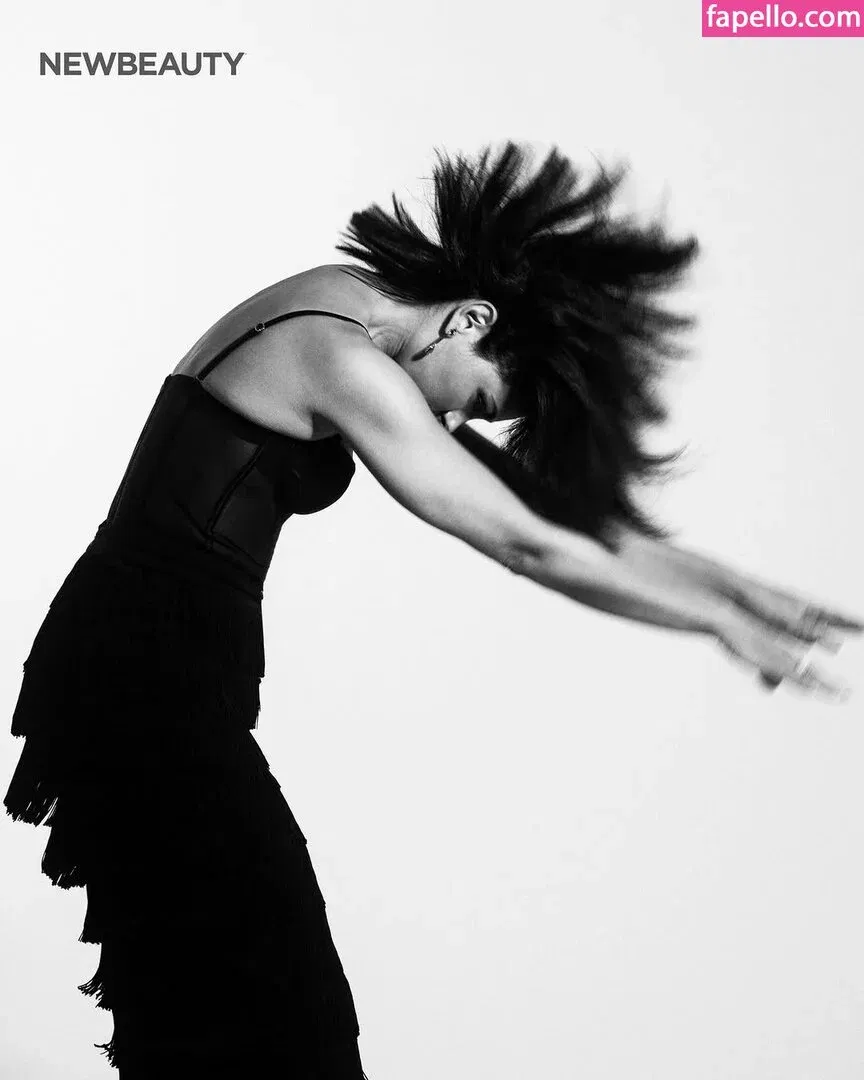 Morena Baccarin Onlyfans Photo Gallery 