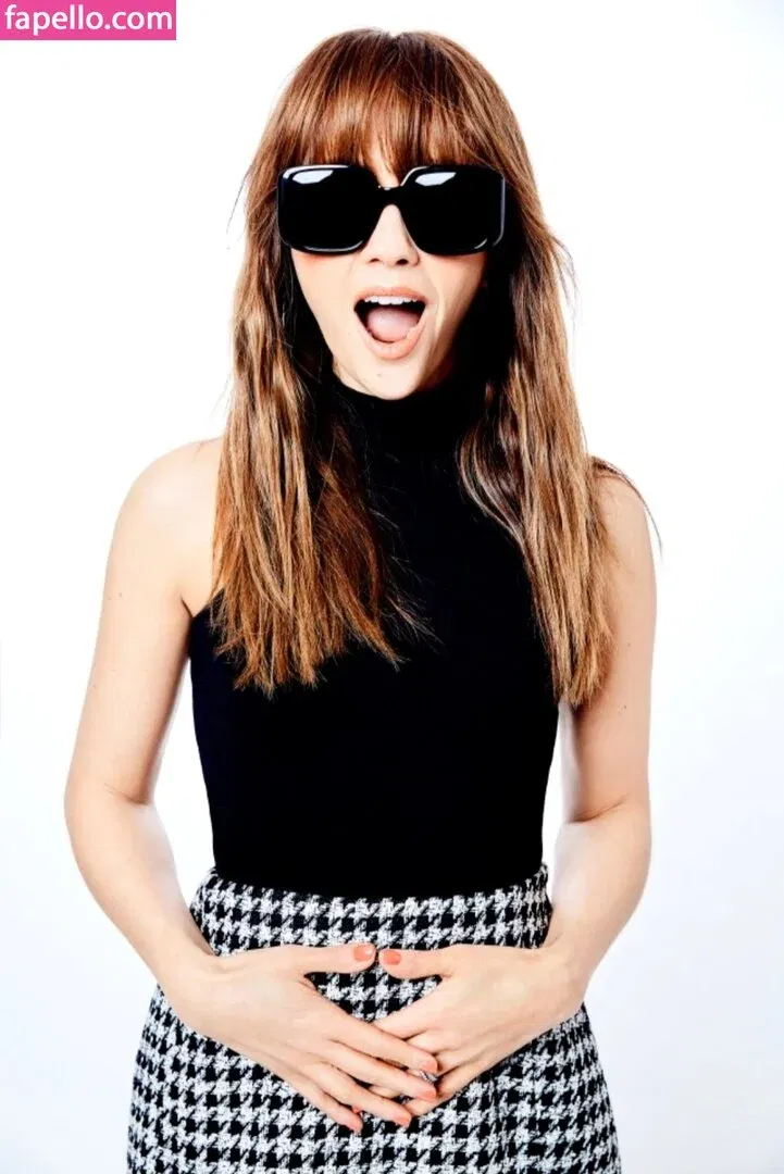 Samia Ghadie Onlyfans Photo Gallery 