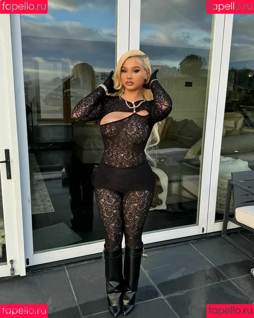 Alabama Barker Onlyfans Photo Gallery 