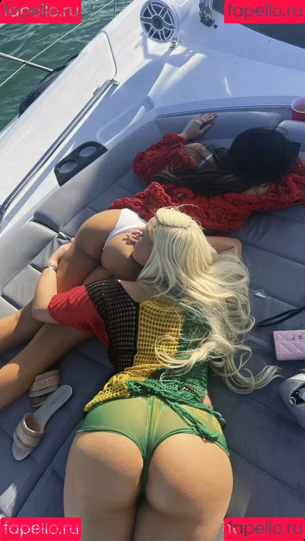 Alabama Barker Onlyfans Photo Gallery 