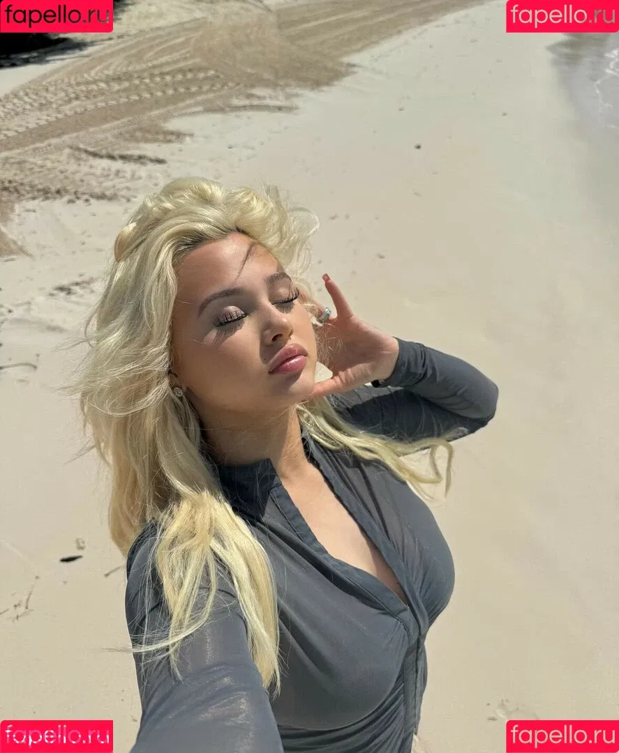 Alabama Barker Onlyfans Photo Gallery 