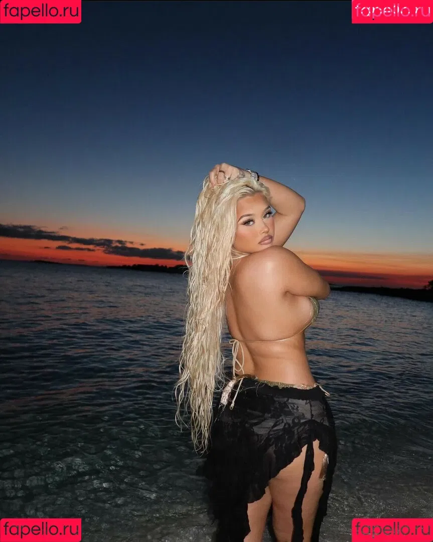 Alabama Barker Onlyfans Photo Gallery 