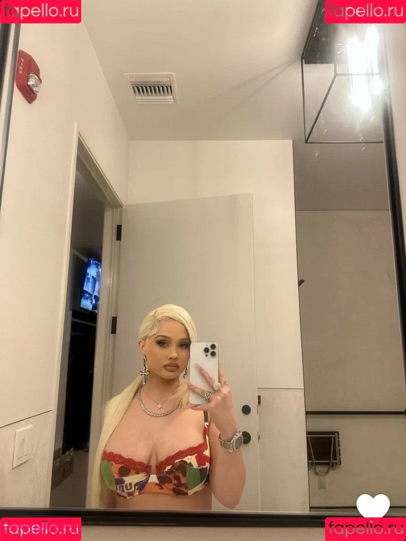 Alabama Barker Onlyfans Photo Gallery 