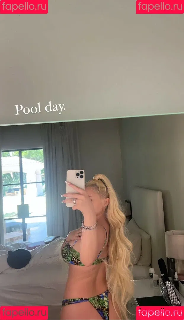 Alabama Barker Onlyfans Photo Gallery 