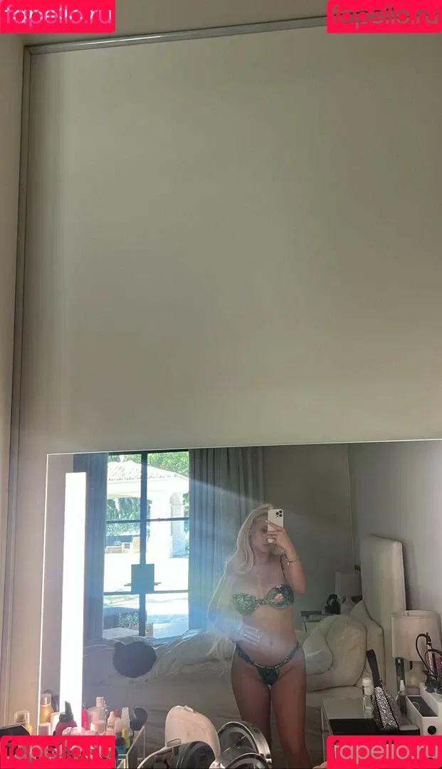 Alabama Barker Onlyfans Photo Gallery 