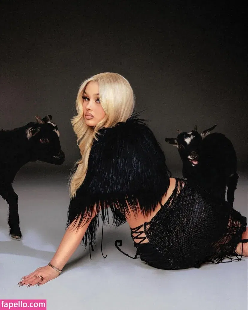 Alabama Barker Onlyfans Photo Gallery 